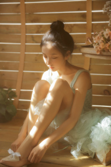 被继夫添乳尖HD